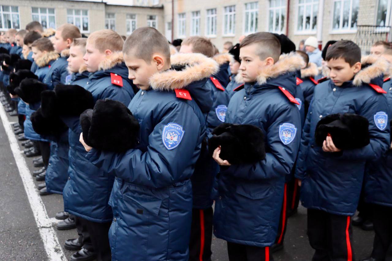 В Стародубском казачьем кадетском корпусе имени Героя Советского Союза А. И. Тарасенко свершилось поистине историческое событие - торжественно открыт подшефный кадетский класс Следственного комитета РФ. Также подписан... В Стародубском казачьем кадетском корпусе имени Героя Советского Союза А. И. Тарасенко свершилось поистине историческое событие - торжественно открыт подшефный кадетский класс Следственного комитета РФ. Также подписан...