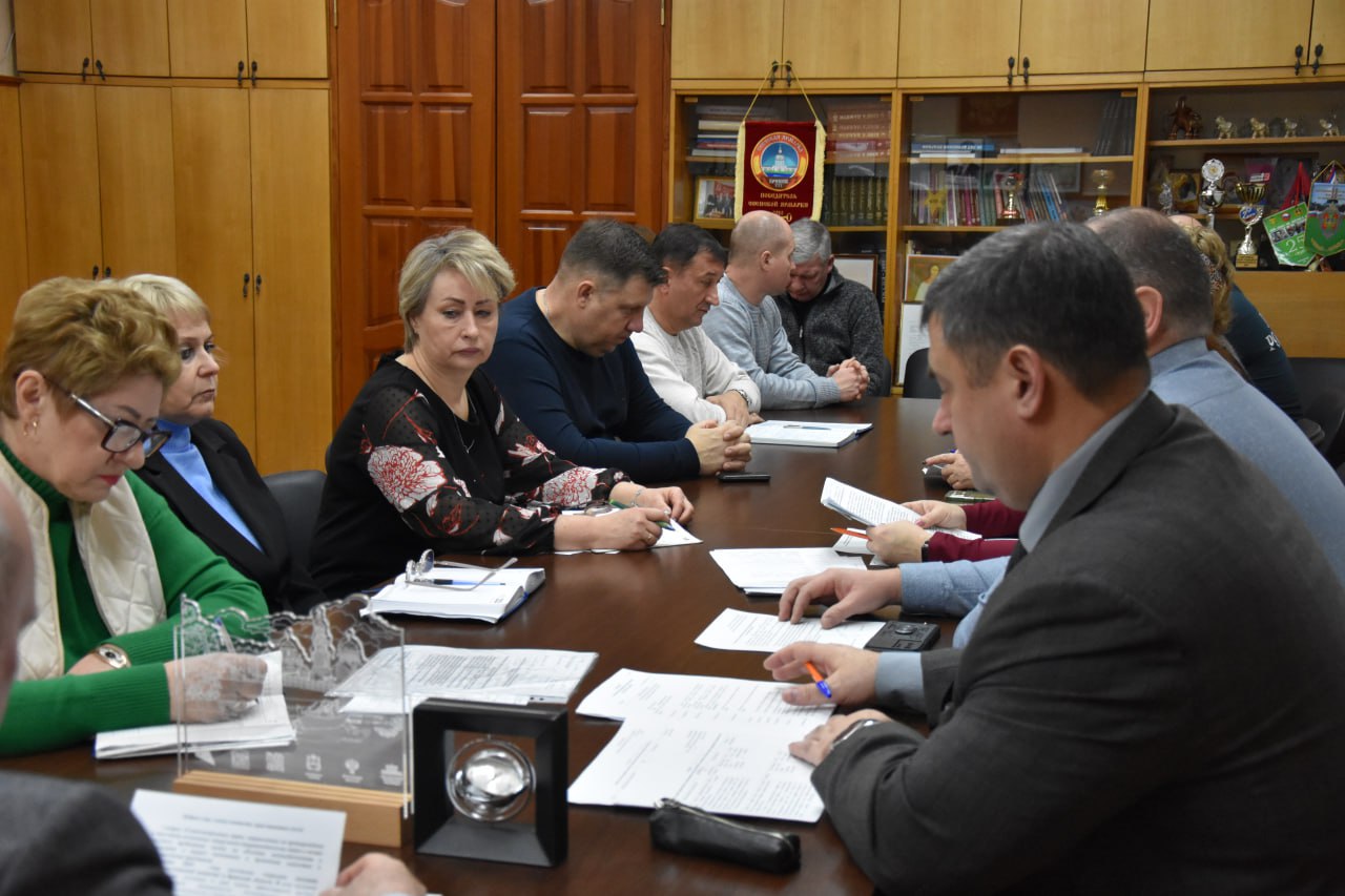 Павел Валяев: В преддверии праздников провели совместное заседание КЧС и антитеррористической комиссии Дятьковского района Павел Валяев: В преддверии праздников провели совместное заседание КЧС и антитеррористической комиссии Дятьковского района