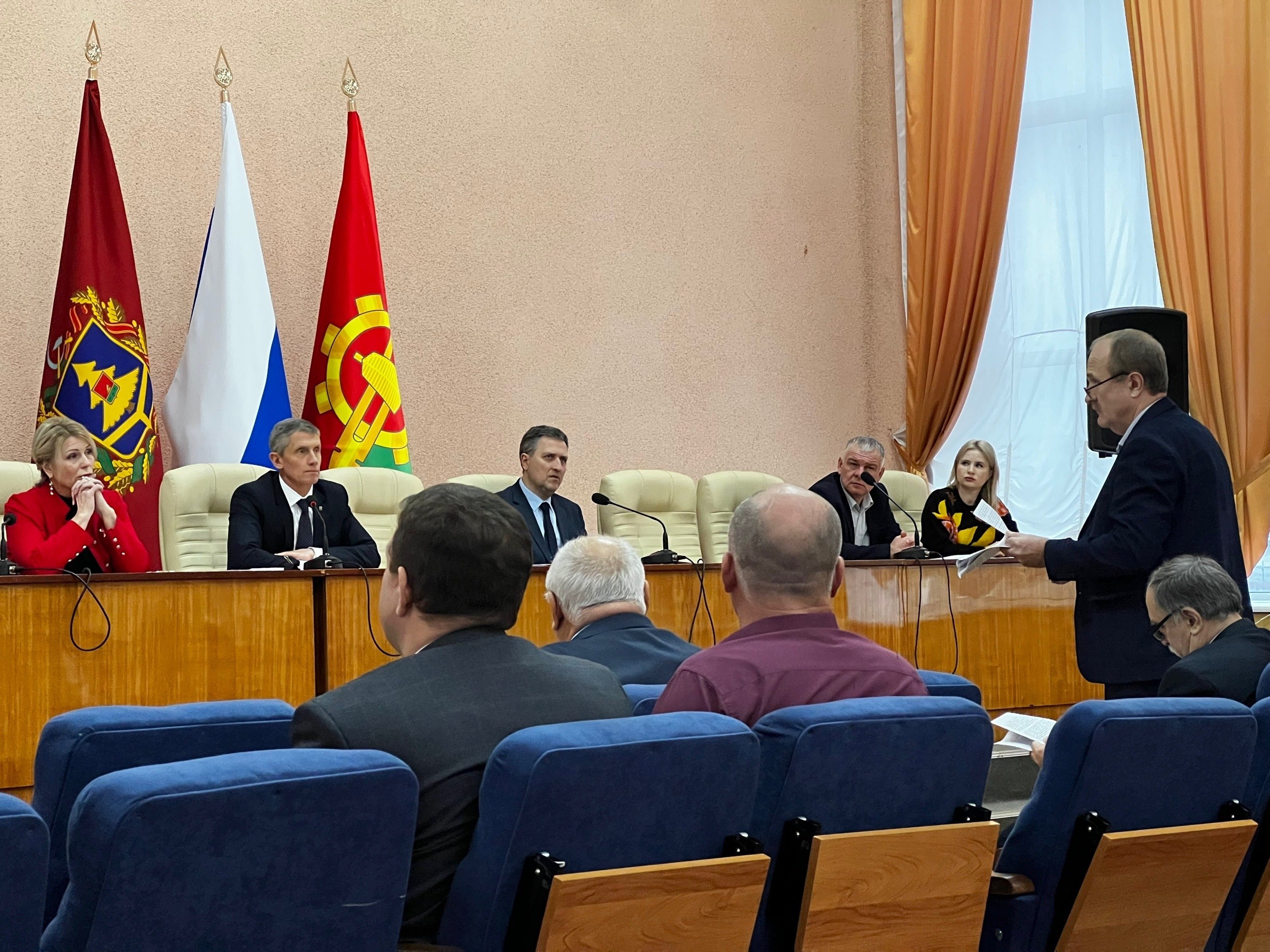 18.12.2025г состоялось 17-ое внеочередное заседание Клинцовского городского Совета народных депутатов 18.12.2025г состоялось 17-ое внеочередное заседание Клинцовского городского Совета народных депутатов