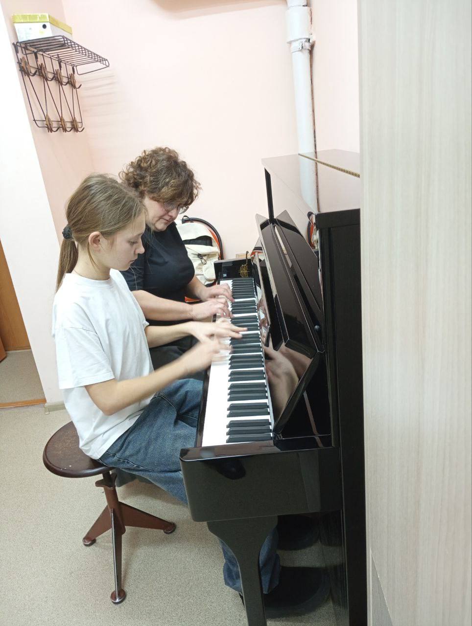 Детская школа искусств р.п. Климово получила новые пианино ! Детская школа искусств р.п. Климово получила новые пианино !