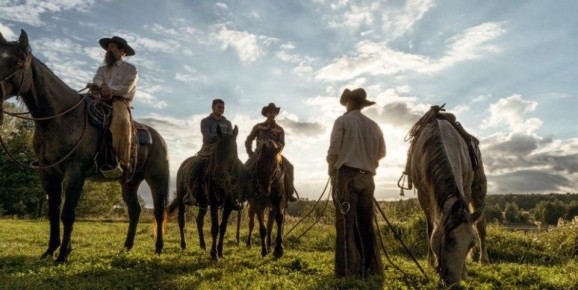 Эти снимки не со съёмок сериала «Йеллоустоун»