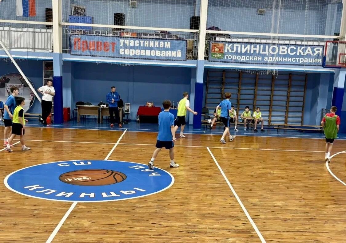 18 декабря 2025 года в спортивном зале СШ «Луч» им. В. Фридзона прошел турнир по мини-футболу среди юнармейских отрядов СОШ города г.р.посвященный памяти Героя России российского дипломата А.Г. Карлова 18 декабря 2025 года в спортивном зале СШ «Луч» им. В. Фридзона прошел турнир по мини-футболу среди юнармейских отрядов СОШ города г.р.посвященный памяти Героя России российского дипломата А.Г. Карлова