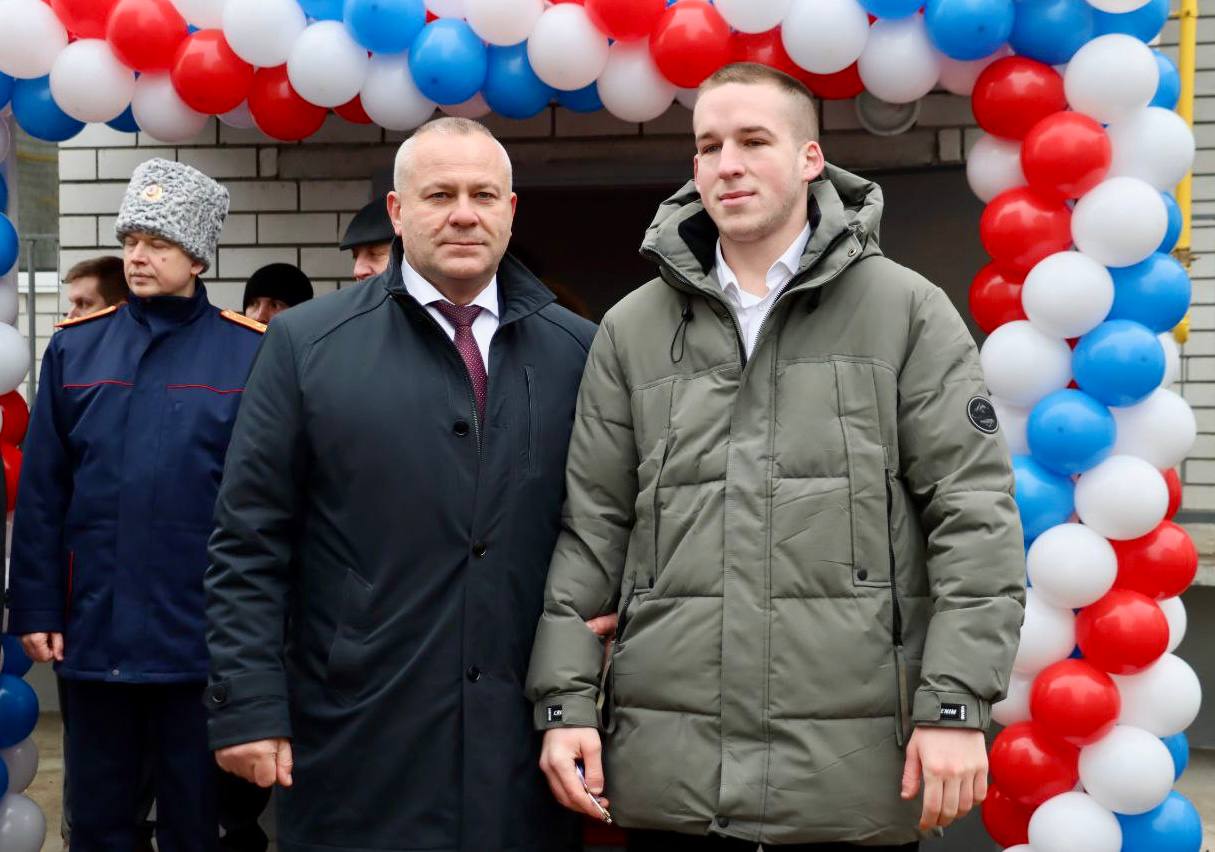 По доброй предновогодней традиции детисироты и дети, оставшиеся без попечения родителей, получили ключи от собственных квартир! По доброй предновогодней традиции детисироты и дети, оставшиеся без попечения родителей, получили ключи от собственных квартир!