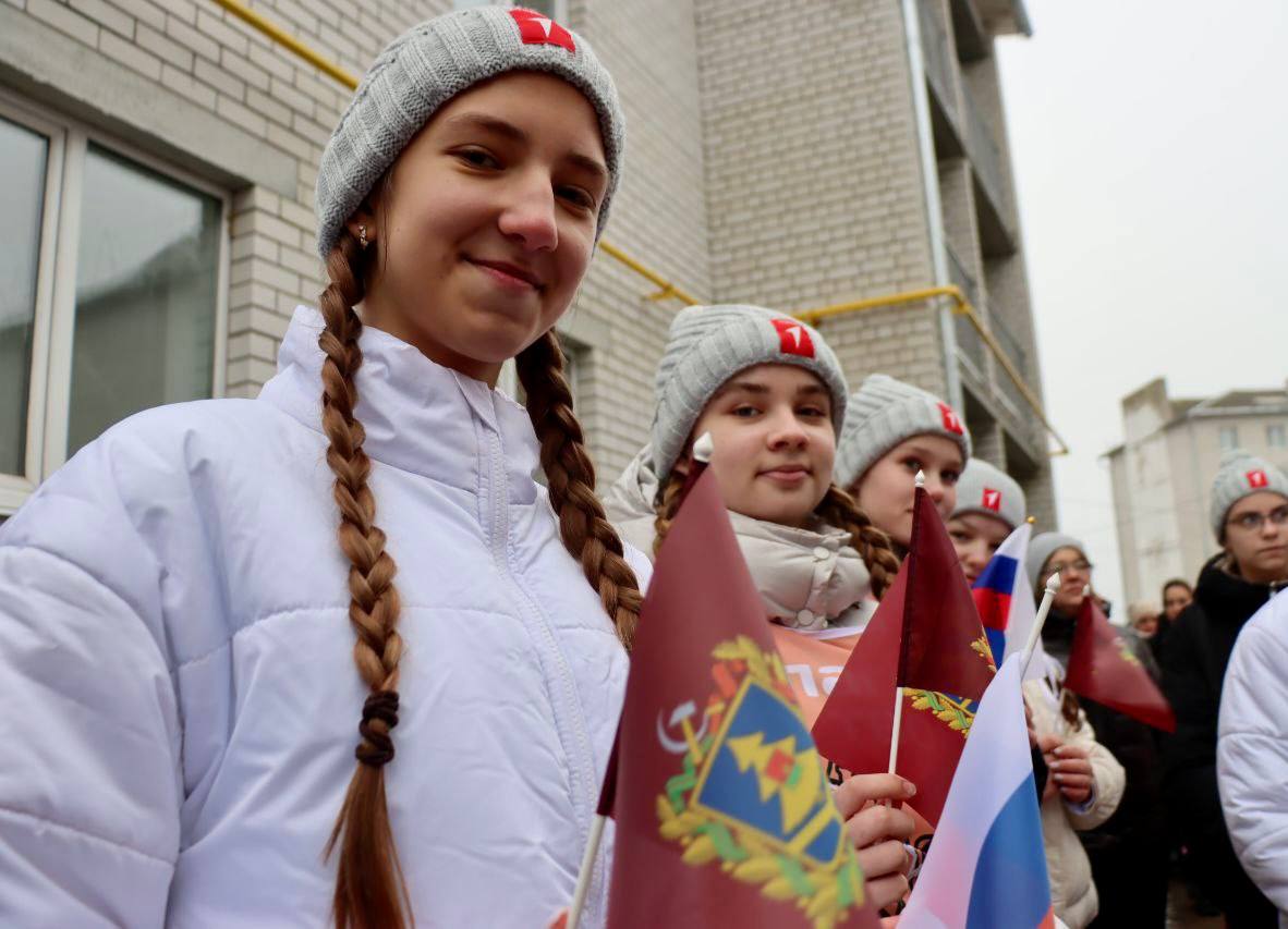 По доброй предновогодней традиции детисироты и дети, оставшиеся без попечения родителей, получили ключи от собственных квартир! По доброй предновогодней традиции детисироты и дети, оставшиеся без попечения родителей, получили ключи от собственных квартир!
