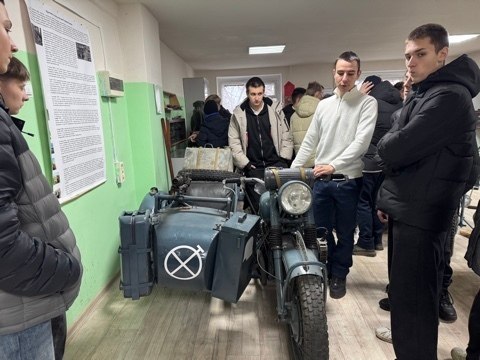 Сегодня 19 декабря на базе ВПЦ «Рубеж 32» при поддержке Клинцовской ТШ ДОСААФ России , отдела культуры, молодежной политики и спорта и отдела образования Клинцовской городской администрации состояла интерактивная...