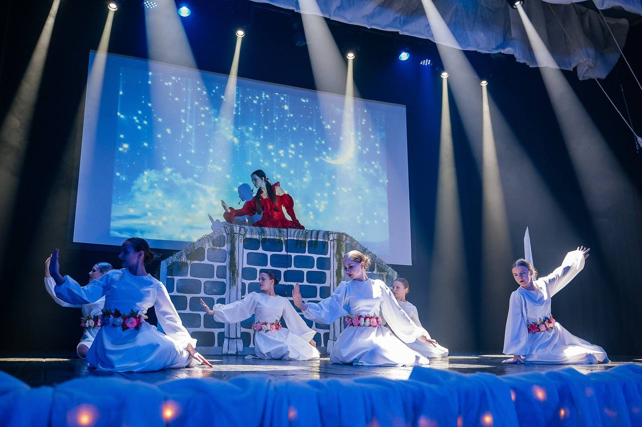 На сцене ГДК им. А. М. Горького состоялась премьера новогоднего спектакля по мотивам сказки братьев Гримм «Бременские музыканты» На сцене ГДК им. А. М. Горького состоялась премьера новогоднего спектакля по мотивам сказки братьев Гримм «Бременские музыканты»