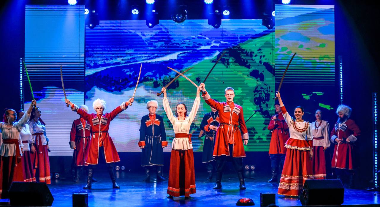 19 декабря Городской дворец культуры железнодорожников отметил свой 70-летний юбилей! 19 декабря Городской дворец культуры железнодорожников отметил свой 70-летний юбилей!