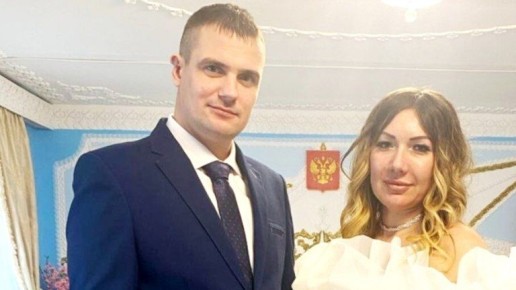 В Карачеве участник СВО зарегистрировал брак со своей избранницей