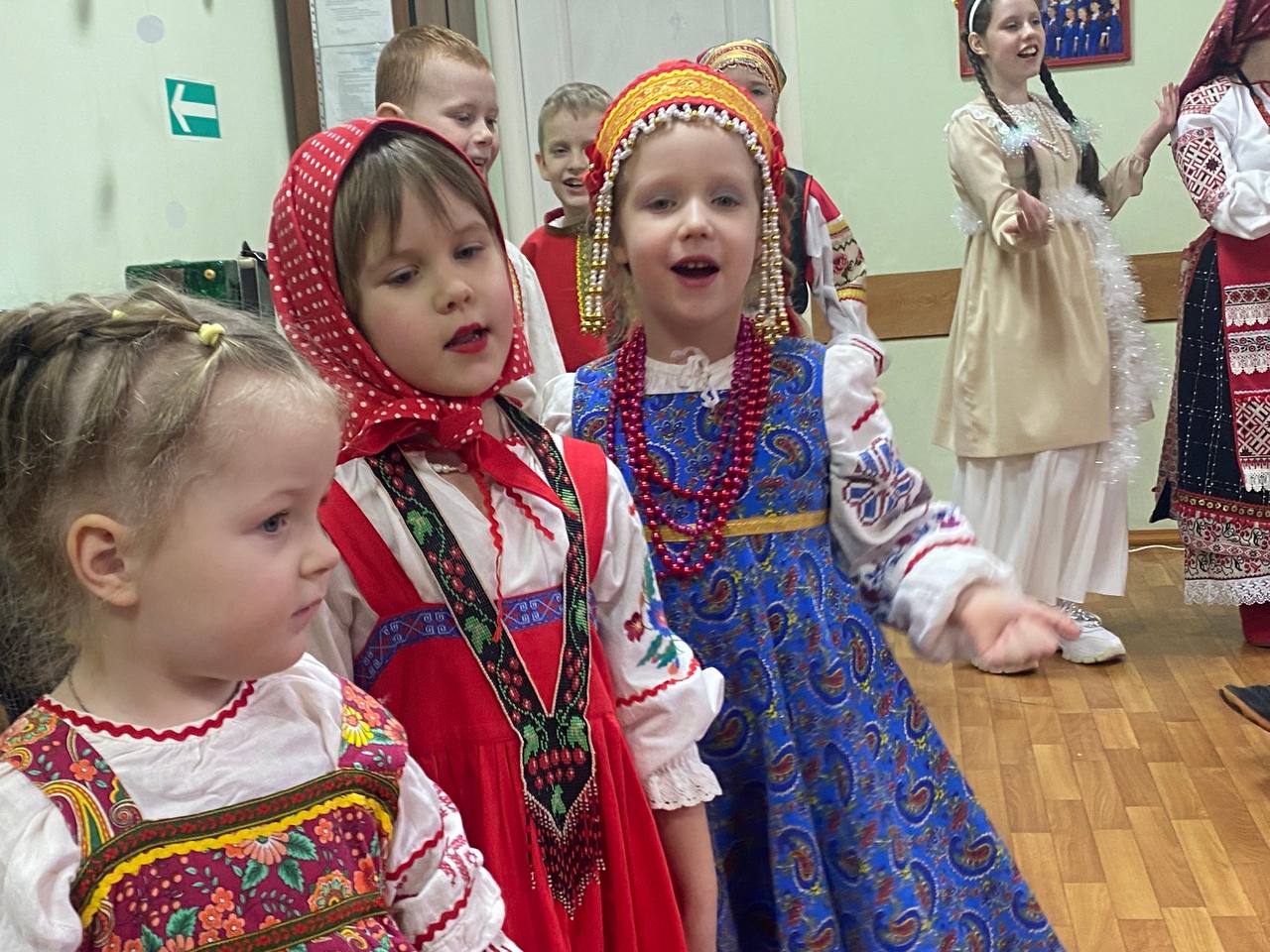 20 декабря состоялся праздничный театрализованный новогодний концерт детского фольклорного ансамбля «Лукошко» (рук 20 декабря состоялся праздничный театрализованный новогодний концерт детского фольклорного ансамбля «Лукошко» (рук