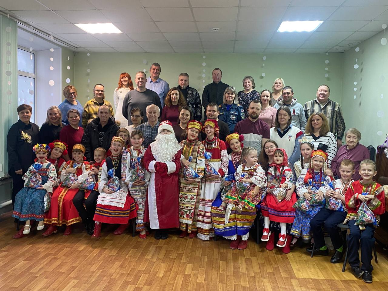 20 декабря состоялся праздничный театрализованный новогодний концерт детского фольклорного ансамбля «Лукошко» (рук