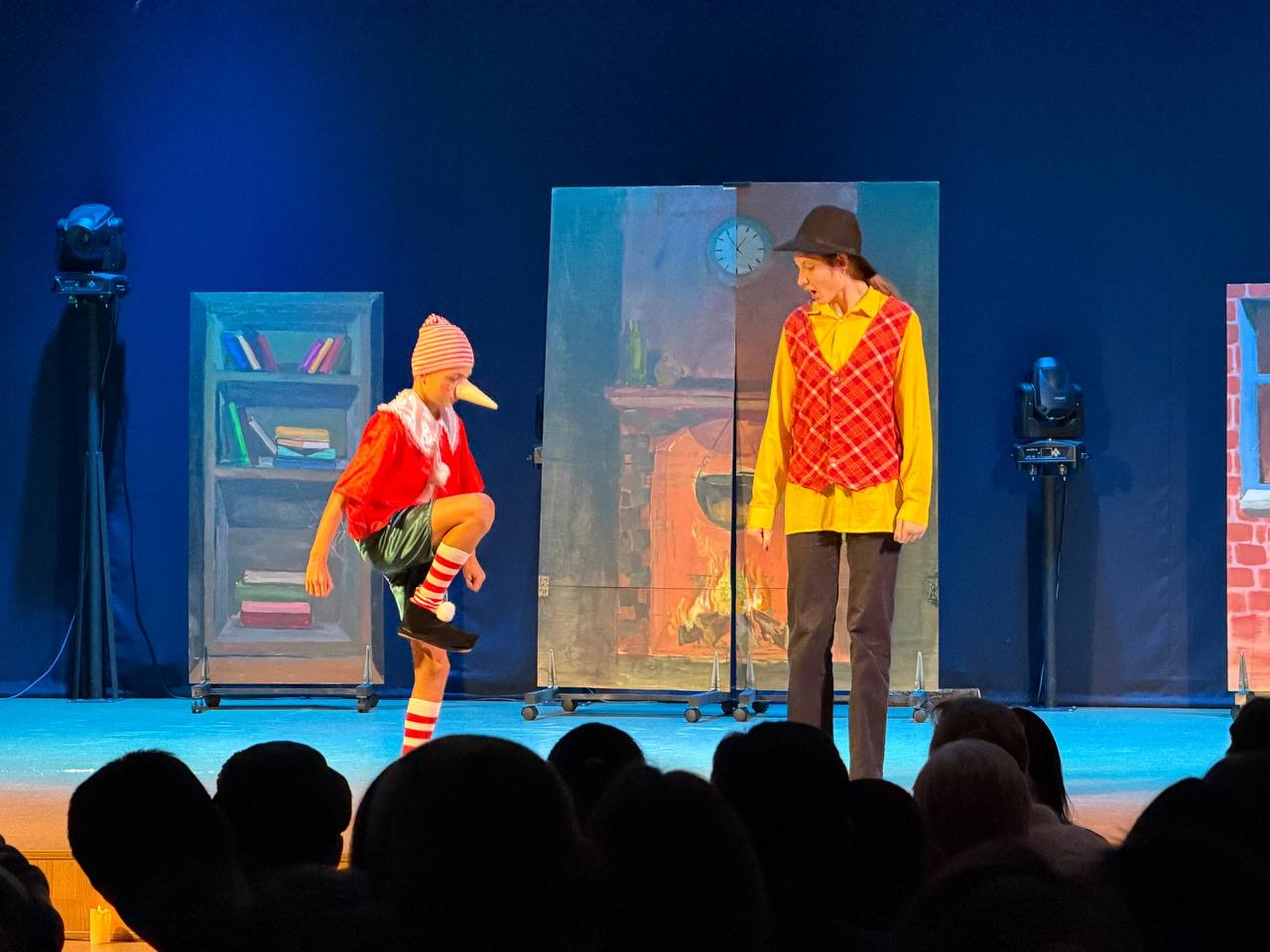 В ГДК Володарского района прошли два замечательных спектакля детской театральной студии «Золотой ключик» В ГДК Володарского района прошли два замечательных спектакля детской театральной студии «Золотой ключик»