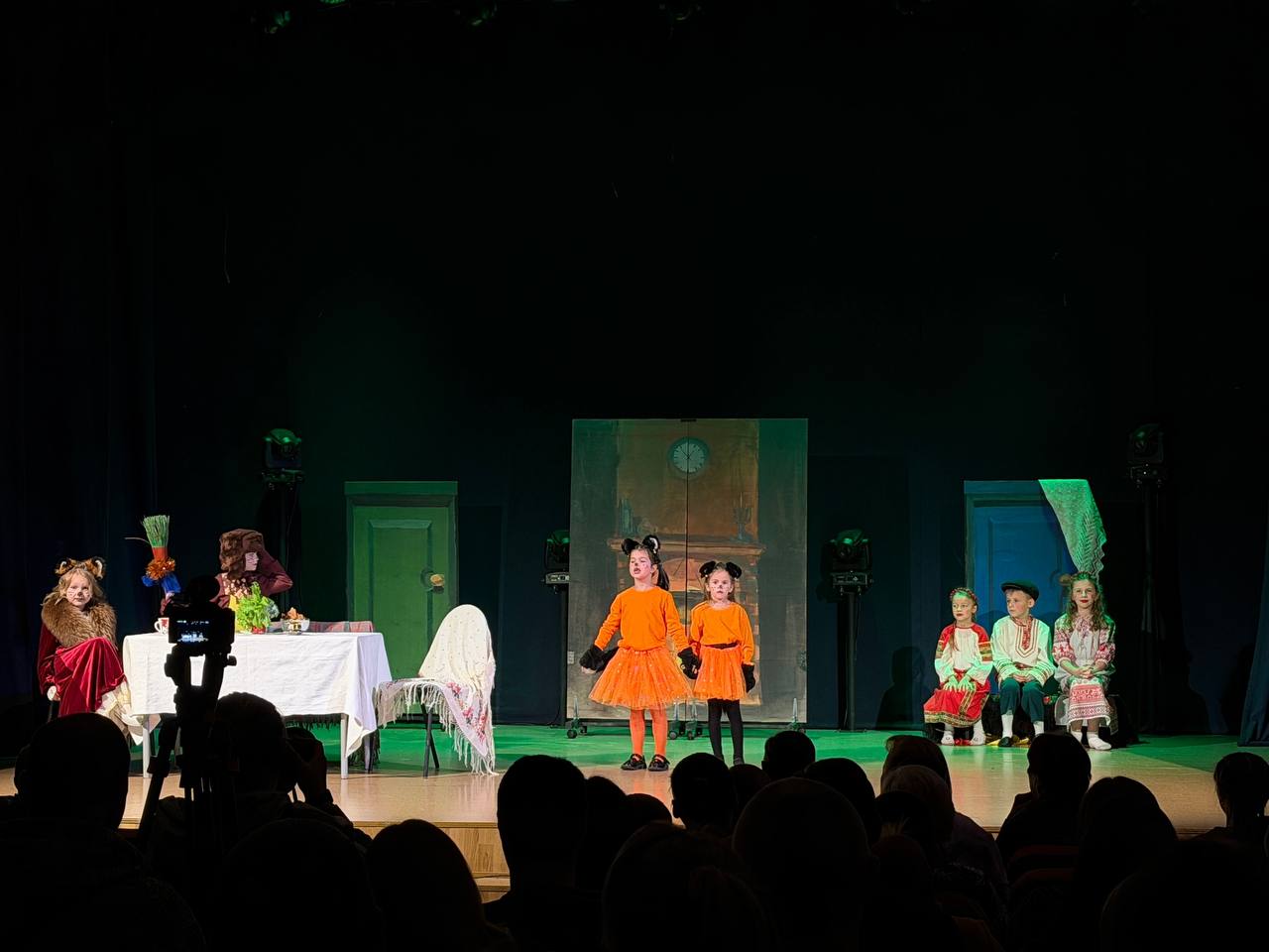 В ГДК Володарского района прошли два замечательных спектакля детской театральной студии «Золотой ключик» В ГДК Володарского района прошли два замечательных спектакля детской театральной студии «Золотой ключик»