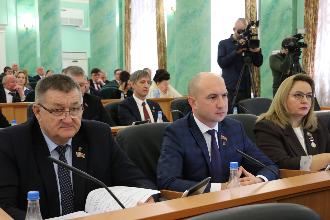 Под руководством спикера Валентина Суббота состоялось заключительное в уходящем году заседание Брянской областной Думы Под руководством спикера Валентина Суббота состоялось заключительное в уходящем году заседание Брянской областной Думы