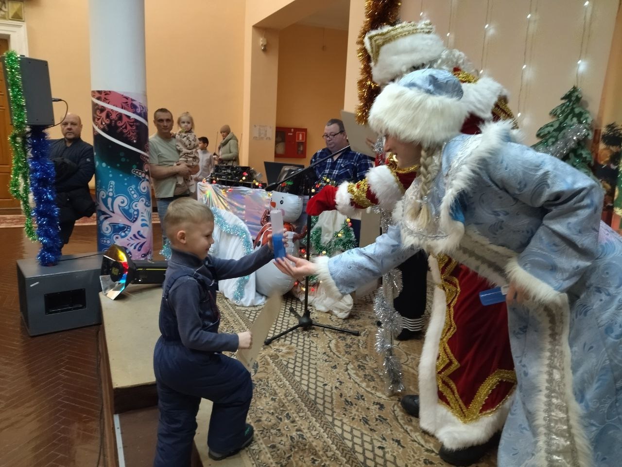 В Дятьковском районе прошёл районный конкурс ёлочной игрушки «Новогодняя ёлочная игрушка 2025» В Дятьковском районе прошёл районный конкурс ёлочной игрушки «Новогодняя ёлочная игрушка 2025»