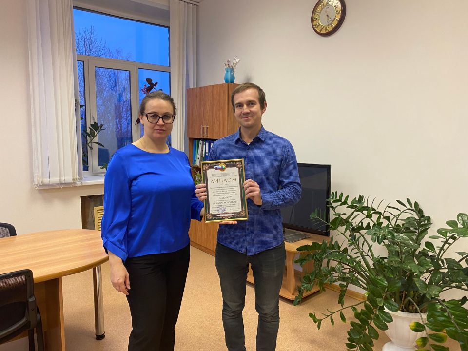 ����������� ����������� ��� "��� ������ ��������" �������� ������ � ������������ "� ����� � ��������", ����������������� �� ������ ���������������, �� � ������ ������� ������� � ������� � ����� ������� �����, ����������� �...