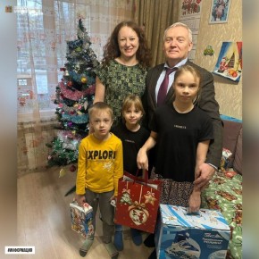 Брянский кардиодиспансер исполнил новогоднее желание девочки в рамках акции «Ёлка желаний»