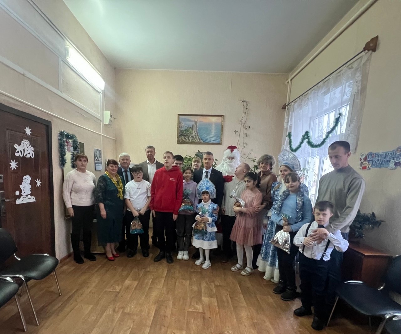 В преддверии новогодних праздников депутат Брянской областной Думы Федор Сушок и руководители города Олег Шкуратов и Сергей Евтеев посетили Клинцовскую общественную организацию «Всероссийского общества инвалидов» и Брянское... В преддверии новогодних праздников депутат Брянской областной Думы Федор Сушок и руководители города Олег Шкуратов и Сергей Евтеев посетили Клинцовскую общественную организацию «Всероссийского общества инвалидов» и Брянское...