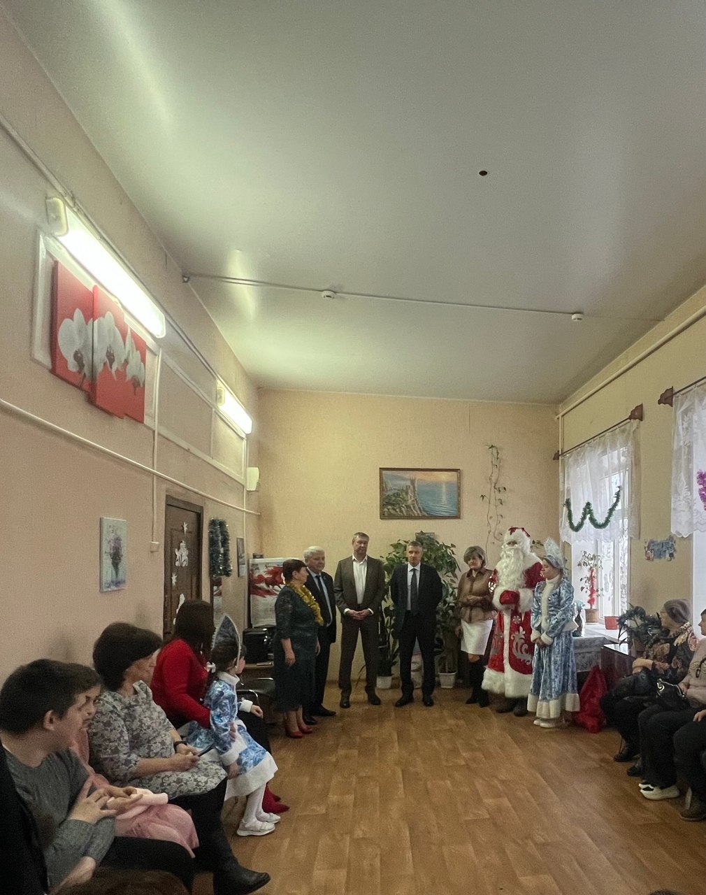 В преддверии новогодних праздников депутат Брянской областной Думы Федор Сушок и руководители города Олег Шкуратов и Сергей Евтеев посетили Клинцовскую общественную организацию «Всероссийского общества инвалидов» и Брянское... В преддверии новогодних праздников депутат Брянской областной Думы Федор Сушок и руководители города Олег Шкуратов и Сергей Евтеев посетили Клинцовскую общественную организацию «Всероссийского общества инвалидов» и Брянское...