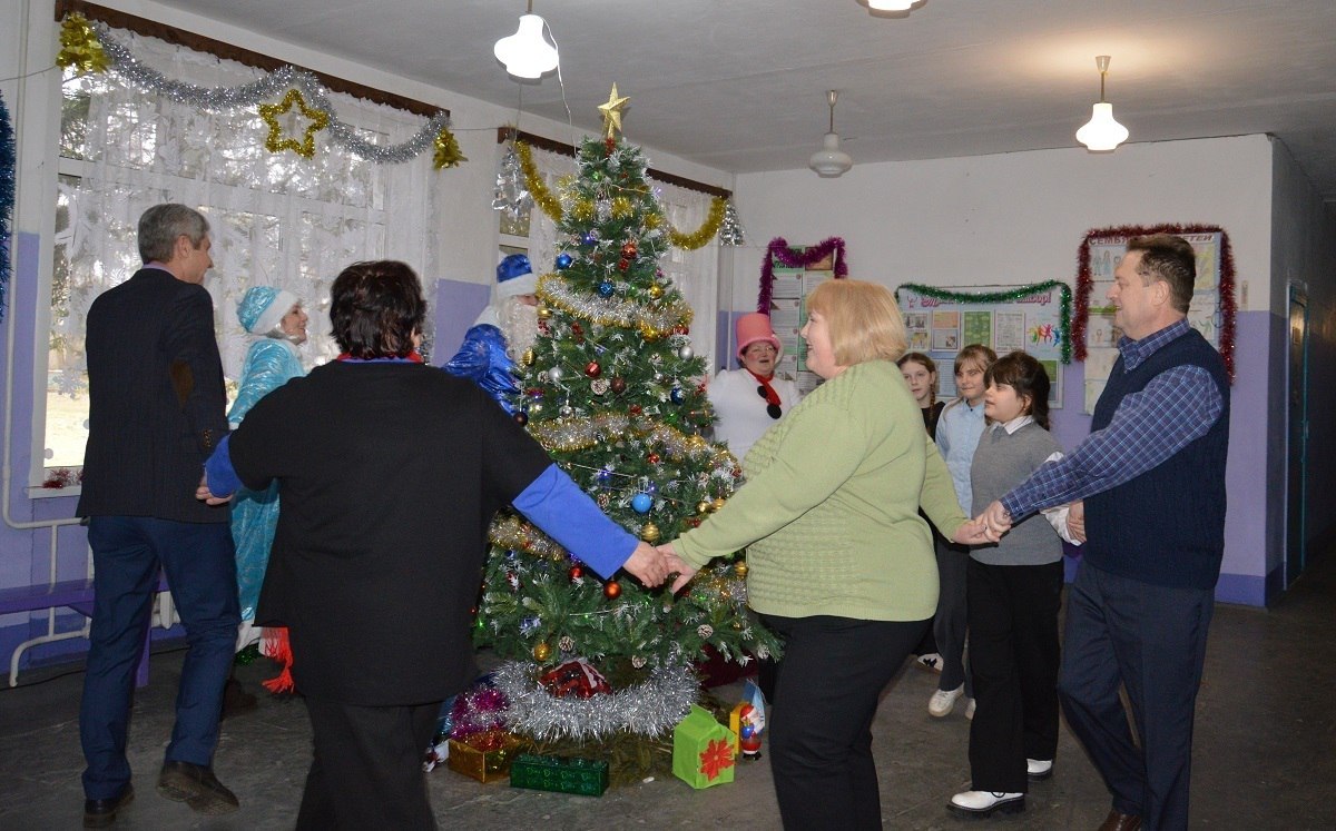 Каждый год, когда приближается зима, в детских сердцах просыпается особенное ожидание Каждый год, когда приближается зима, в детских сердцах просыпается особенное ожидание