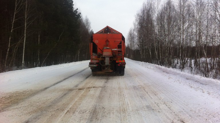 На борьбу со снегом в Брянской области вышли 337 спецмашин