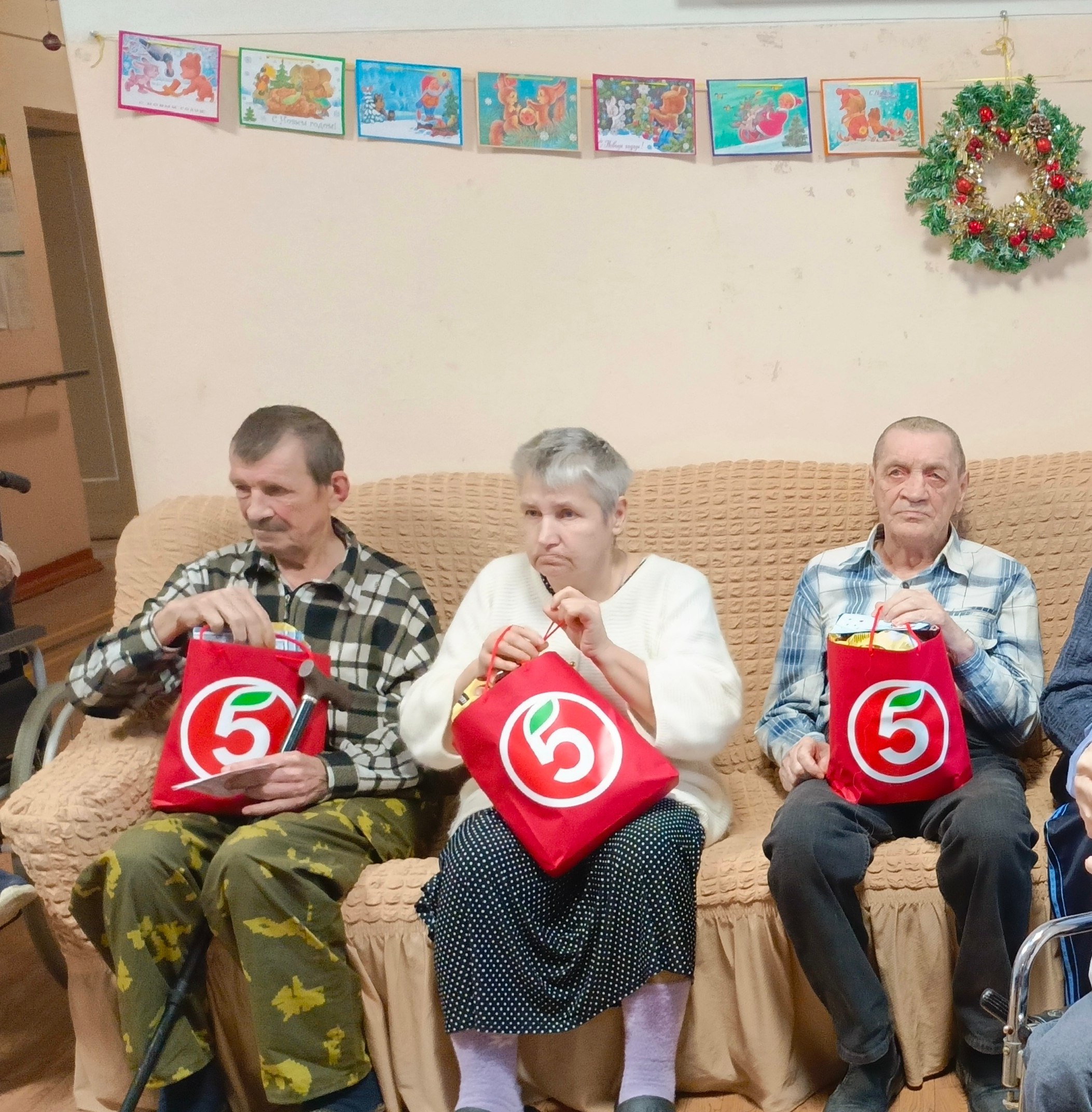 На выходных жителей Дятьковского дома-интерната посетили гости На выходных жителей Дятьковского дома-интерната посетили гости