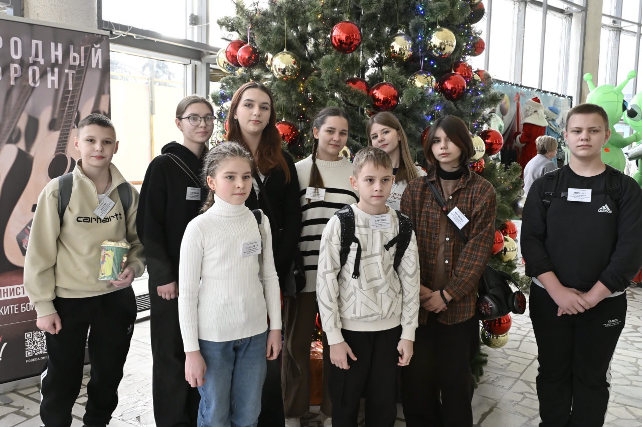 Александр Богомаз: В Брянском цирке еще одно новогоднее представление от артистов Московского государственного цирка под руководством Аскольда Запашного Александр Богомаз: В Брянском цирке еще одно новогоднее представление от артистов Московского государственного цирка под руководством Аскольда Запашного