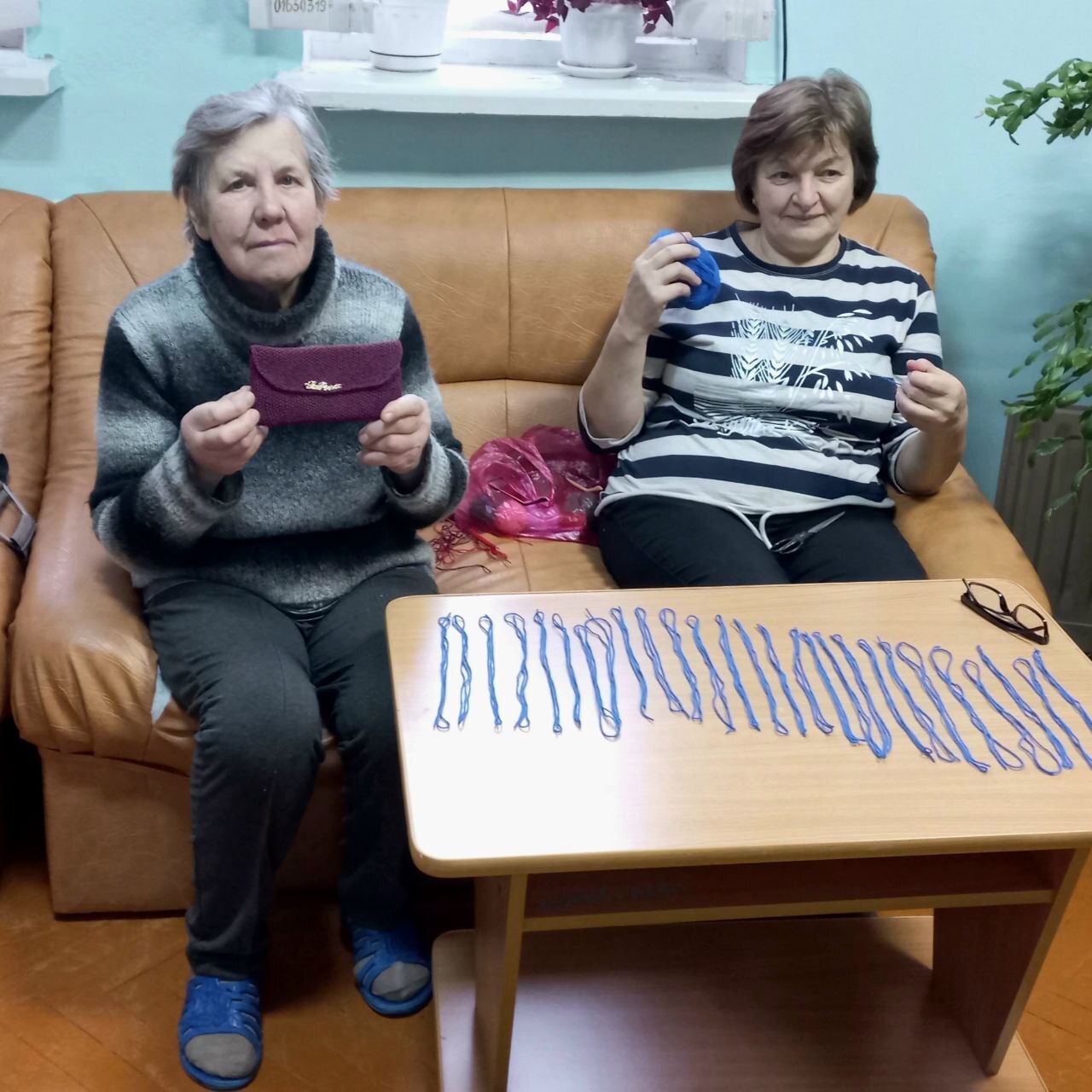 Участницы Клуба «Активное долголетие» комплексного центра Жуковского района с удовольствием совершенствуют своё мастерство в искусстве вязания и вышивания Участницы Клуба «Активное долголетие» комплексного центра Жуковского района с удовольствием совершенствуют своё мастерство в искусстве вязания и вышивания