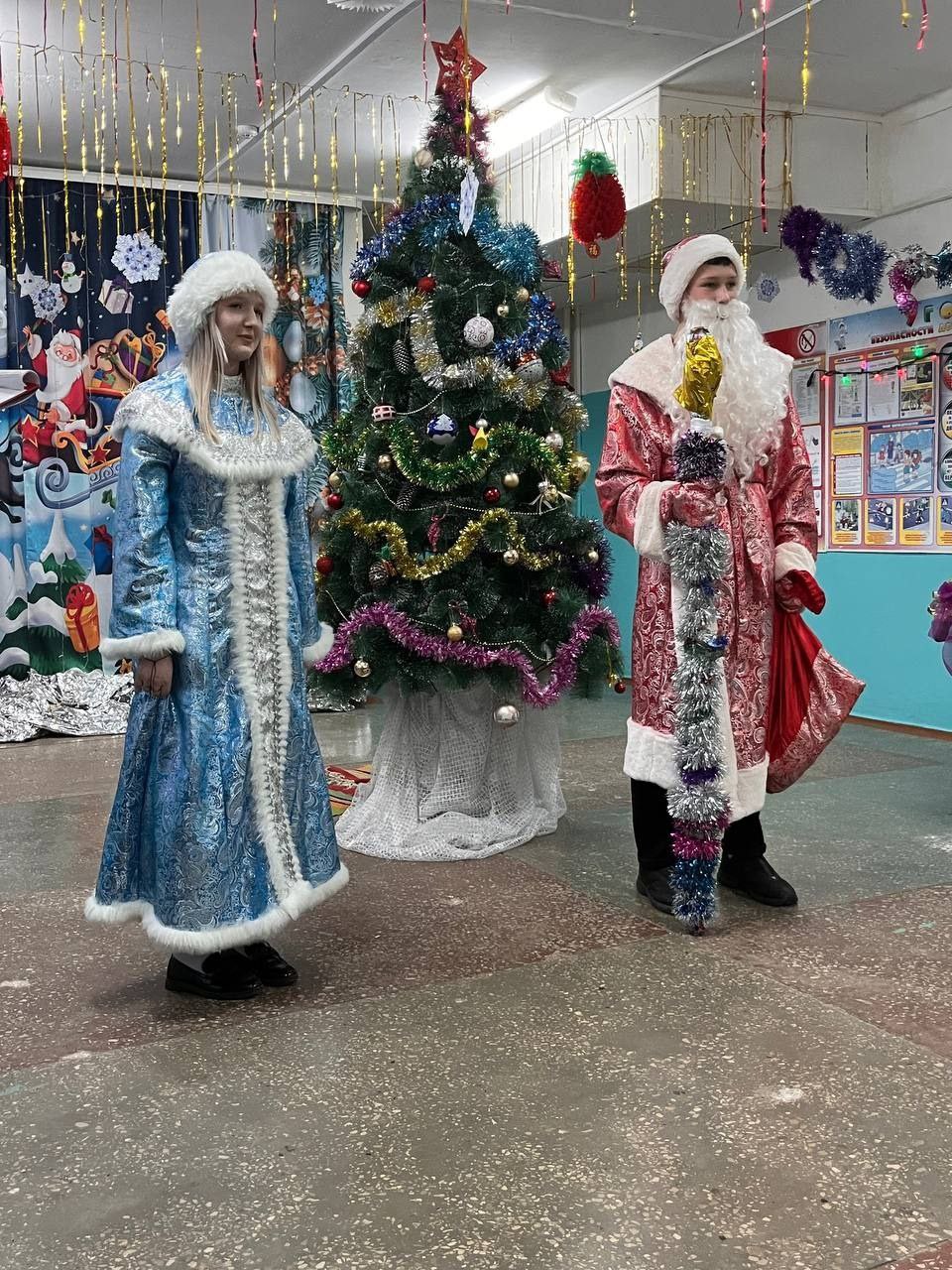 Делимся фото со школьных новогодних праздников и карнавалов! С наступающим! Делимся фото со школьных новогодних праздников и карнавалов! С наступающим!