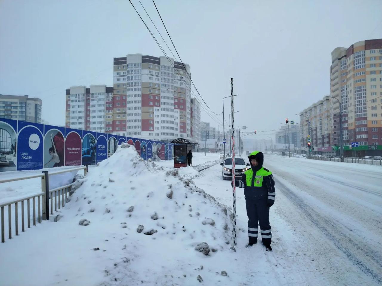 Сотрудники ГАИ проверили дороги Брянска после снегопадов
