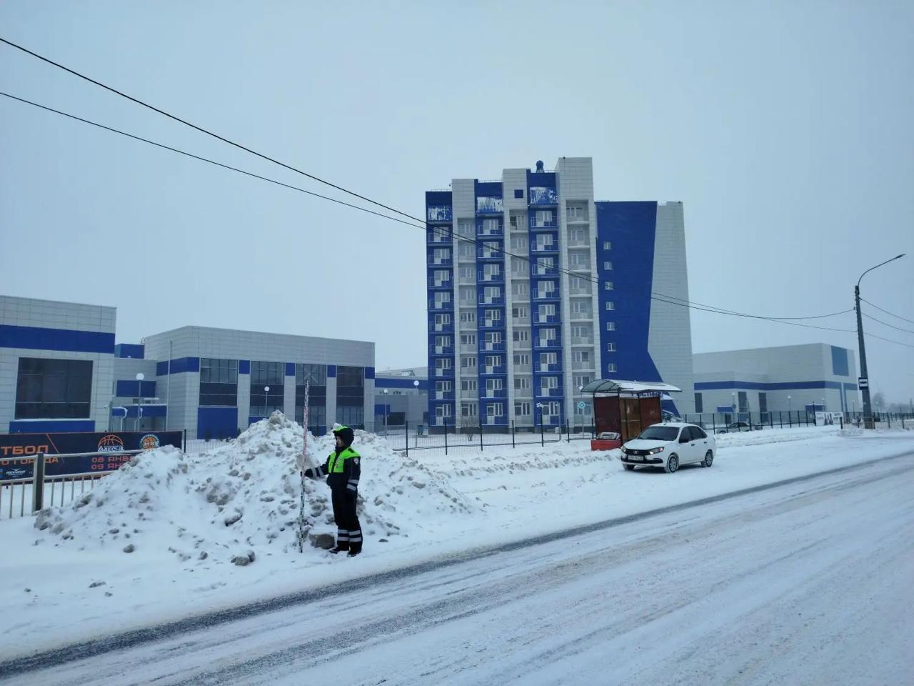 Сотрудники ГАИ проверили дороги Брянска после снегопадов Сотрудники ГАИ проверили дороги Брянска после снегопадов