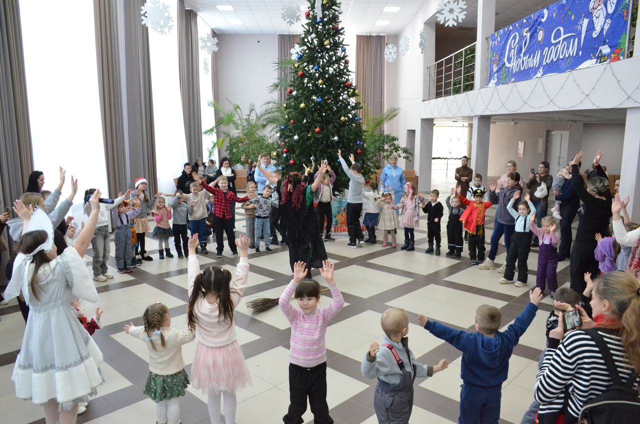 В культурно-досуговых учреждениях региона продолжаются новогодние мероприятия В культурно-досуговых учреждениях региона продолжаются новогодние мероприятия