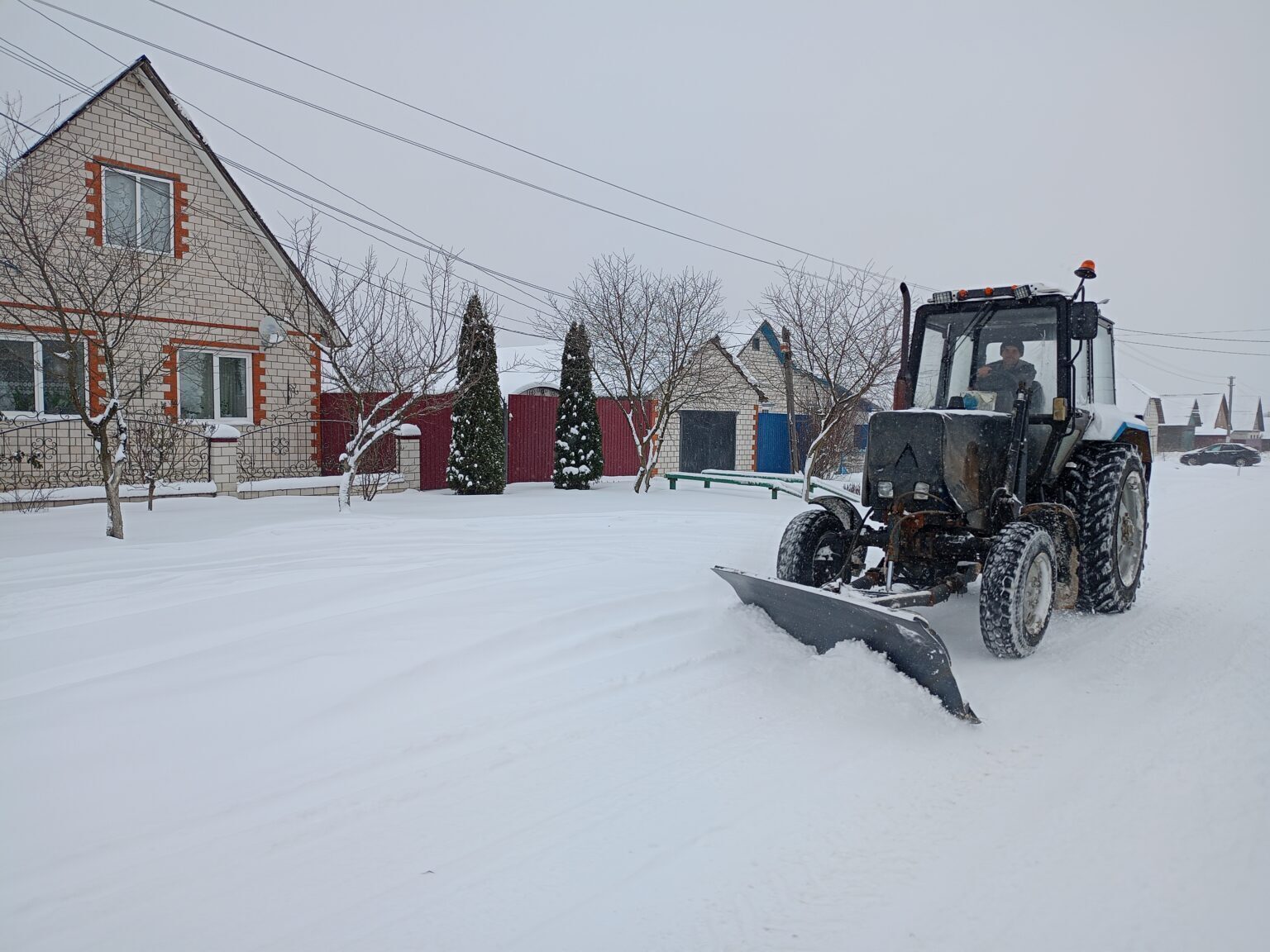 В Гордеевском районе продолжается расчистка дорог от снега В Гордеевском районе продолжается расчистка дорог от снега