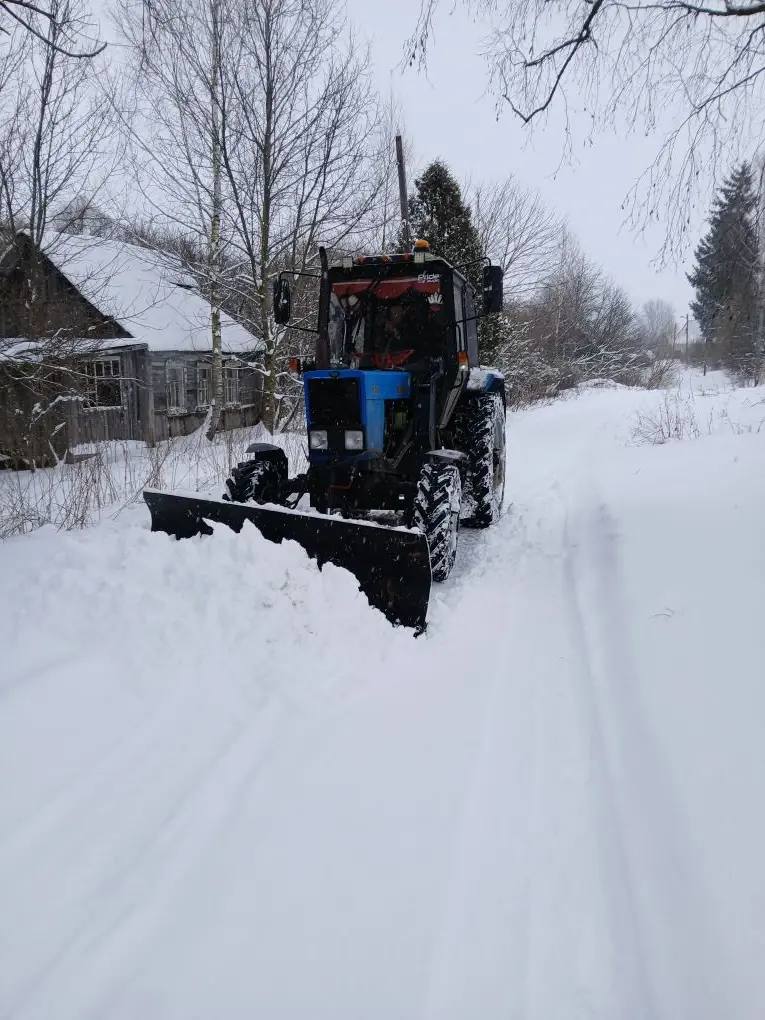 В Сосновском сельском поселении продолжается уборка снега на дорогах В Сосновском сельском поселении продолжается уборка снега на дорогах