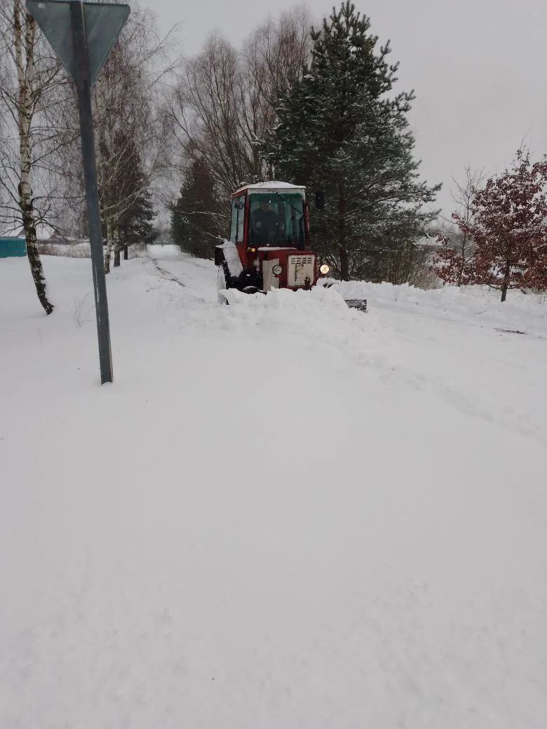 В настоящее время ведутся работы по расчистке снега на дорогах в Орменском сельском поселении В настоящее время ведутся работы по расчистке снега на дорогах в Орменском сельском поселении