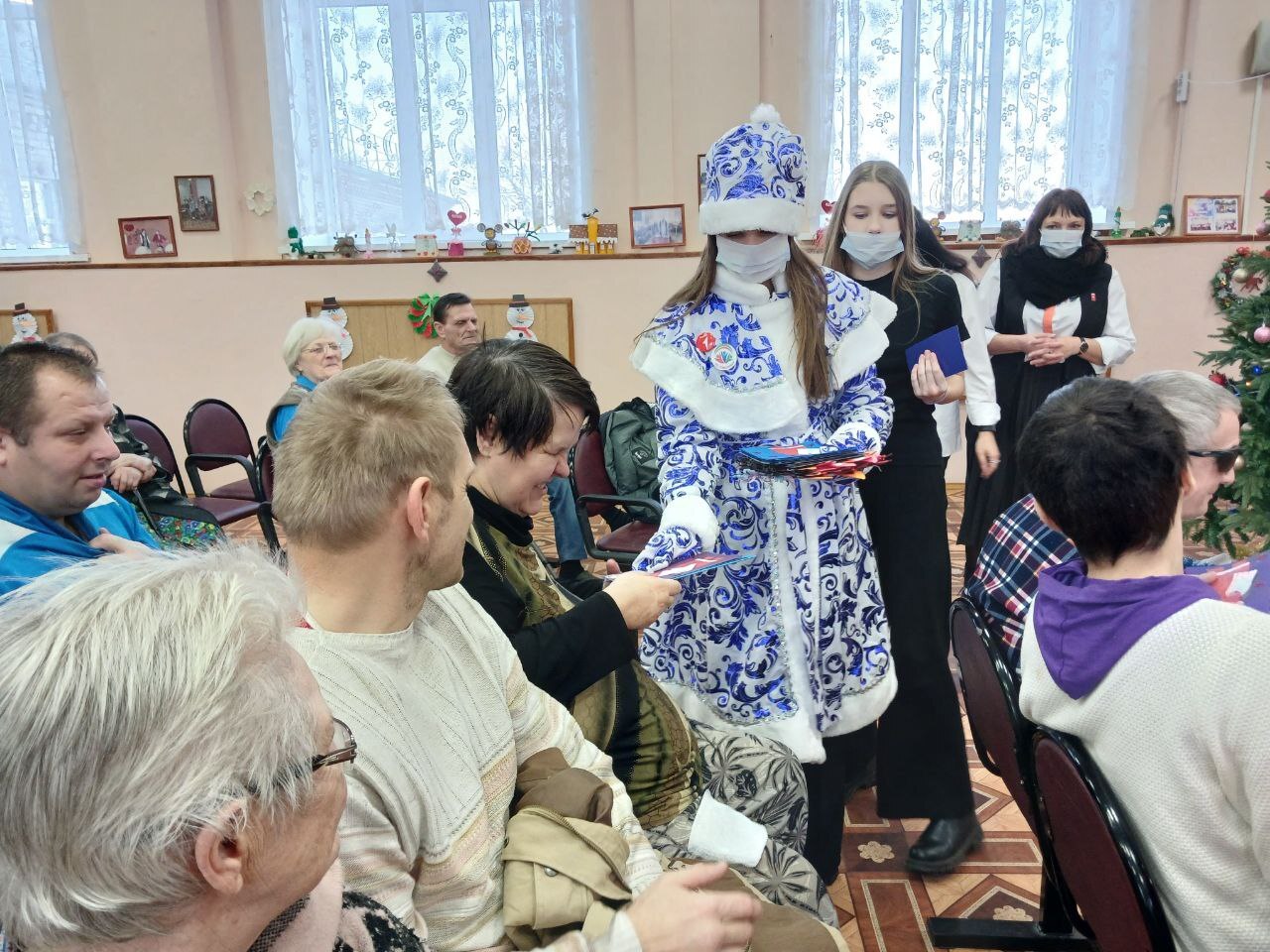 Сегодня, учащиеся школы МБОУ Жуковская СОШ №2 им. Е.П.Новикова организовали праздник для проживающих Жуковского дома-интерната Сегодня, учащиеся школы МБОУ Жуковская СОШ №2 им. Е.П.Новикова организовали праздник для проживающих Жуковского дома-интерната