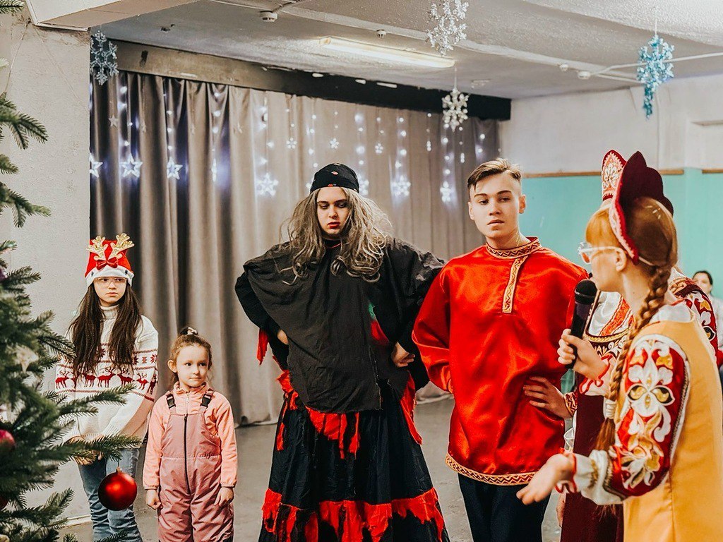 В городе Дятьково прошла театрализованная конкурсно-игровая программа «Новогодние приключения» В городе Дятьково прошла театрализованная конкурсно-игровая программа «Новогодние приключения»