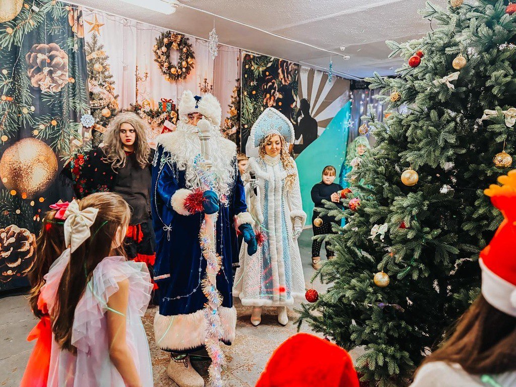 В городе Дятьково прошла театрализованная конкурсно-игровая программа «Новогодние приключения» В городе Дятьково прошла театрализованная конкурсно-игровая программа «Новогодние приключения»