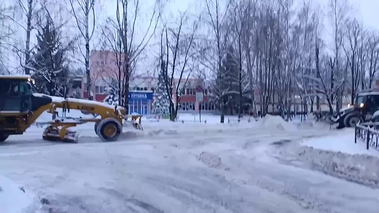 Дороги Снежского сельского поселения очищаются от снега!