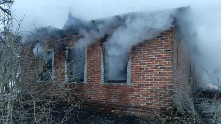 В брянском селе Бельково 2 января сгорел дом