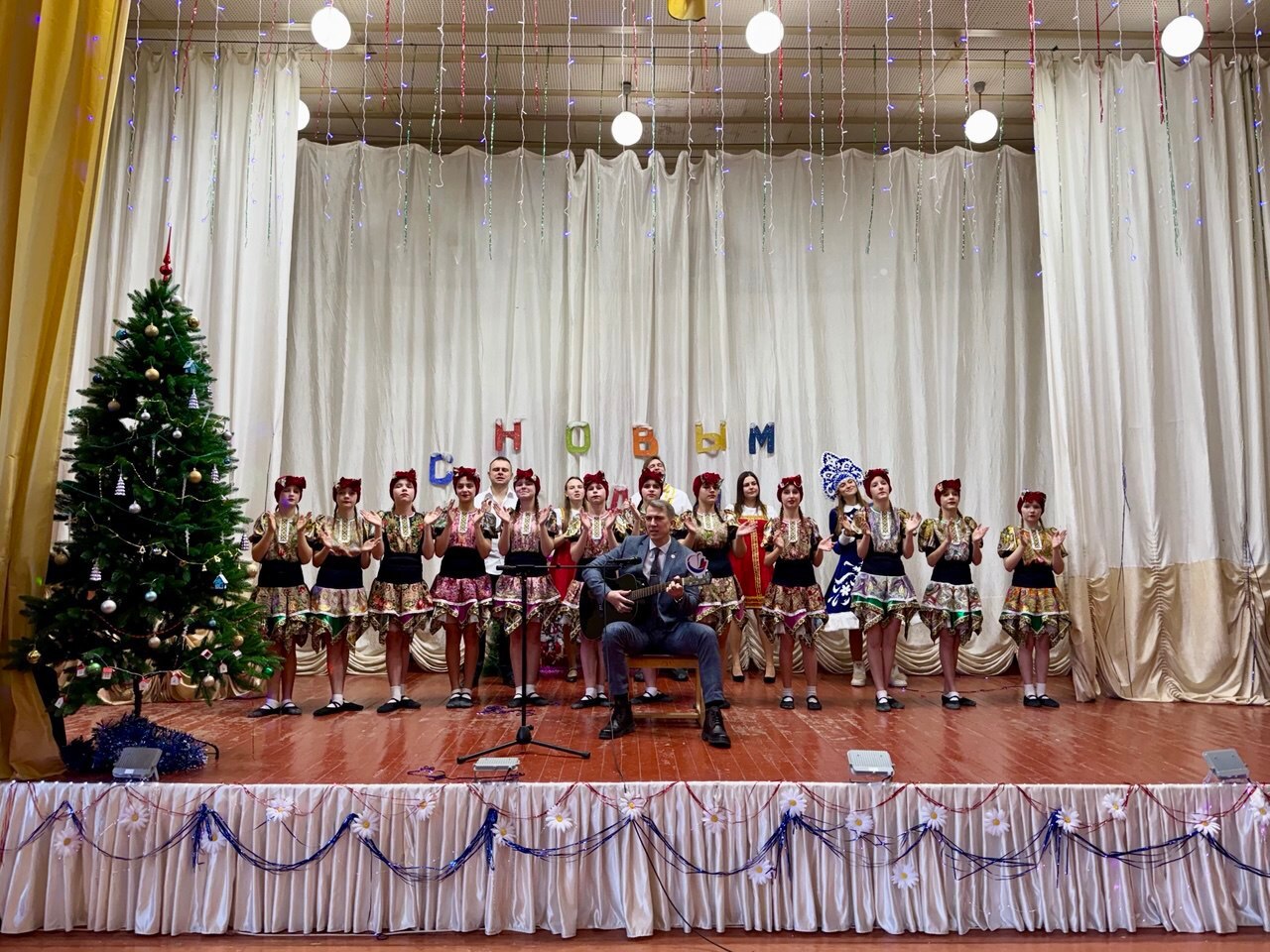 Чудеса случаются! Представители АО "Транснефть - Дружба" посетили Дарковичский дом-интернат для престарелых и инвалидов и подарили его подопечным настоящую новогоднюю сказку! Чудеса случаются! Представители АО "Транснефть - Дружба" посетили Дарковичский дом-интернат для престарелых и инвалидов и подарили его подопечным настоящую новогоднюю сказку!