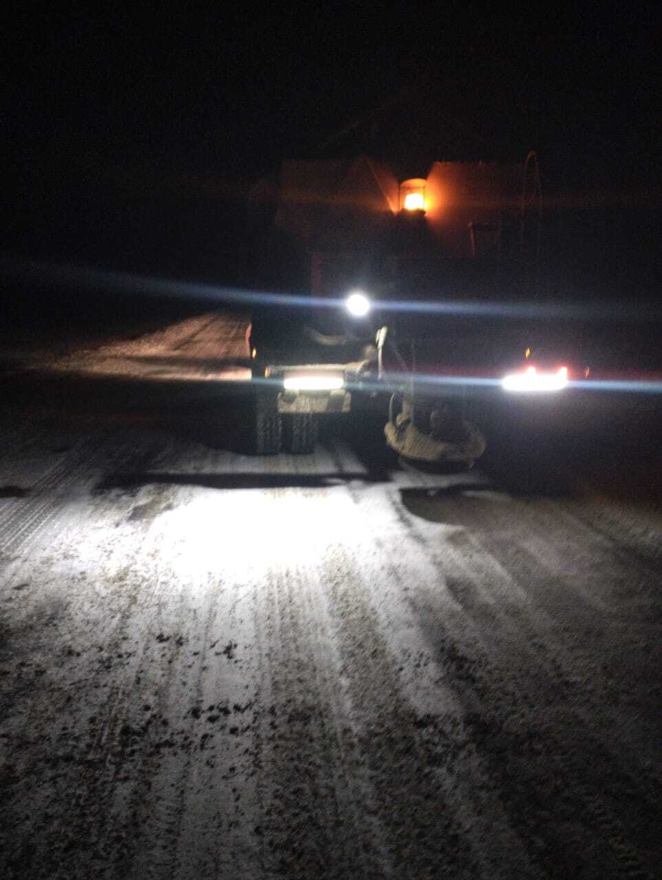 В Брянской области очистка от снега и обработка песко-соляной смесью региональных и межмуниципальных автодорог ведется в круглосуточном режиме и проводится несколькими циклами В Брянской области очистка от снега и обработка песко-соляной смесью региональных и межмуниципальных автодорог ведется в круглосуточном режиме и проводится несколькими циклами