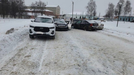 В Новозыбкове не поделили дорогу две иномарки и устроили ДТП