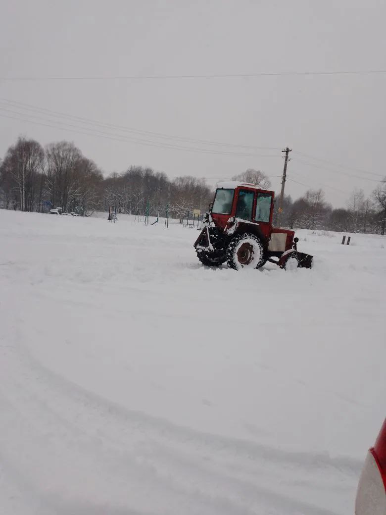В настоящее время ведутся работы по расчистке снега на дорогах в Орменском сельском поселении В настоящее время ведутся работы по расчистке снега на дорогах в Орменском сельском поселении