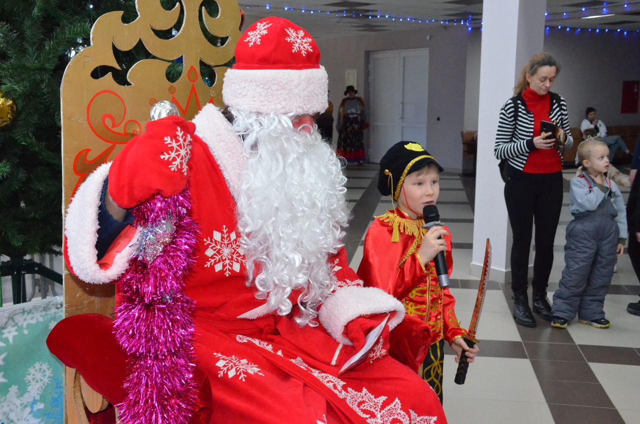 В культурно-досуговых учреждениях региона продолжаются новогодние мероприятия В культурно-досуговых учреждениях региона продолжаются новогодние мероприятия