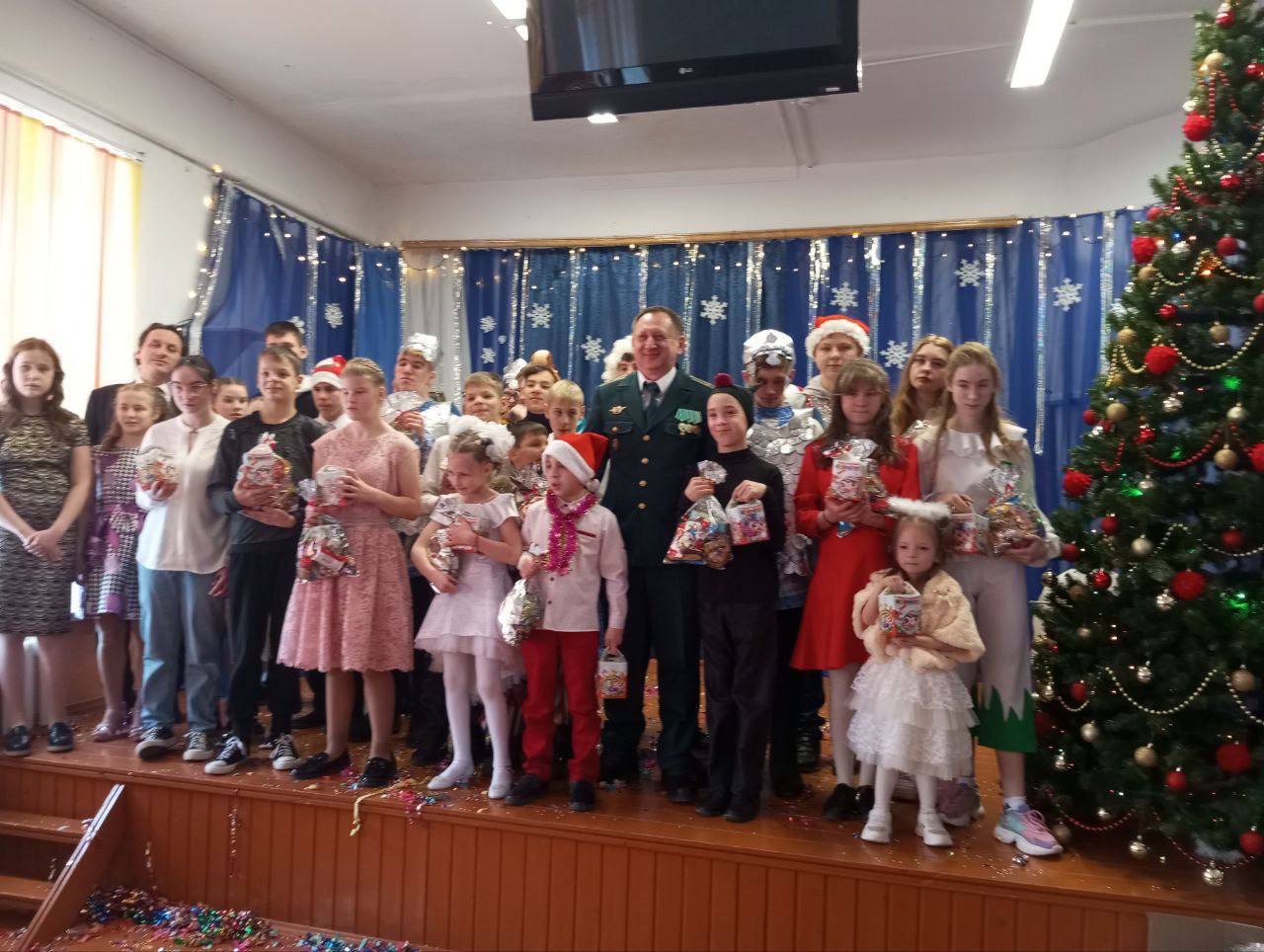 Новый год – праздник волшебства, чудес, подарков! Новый год – праздник волшебства, чудес, подарков!