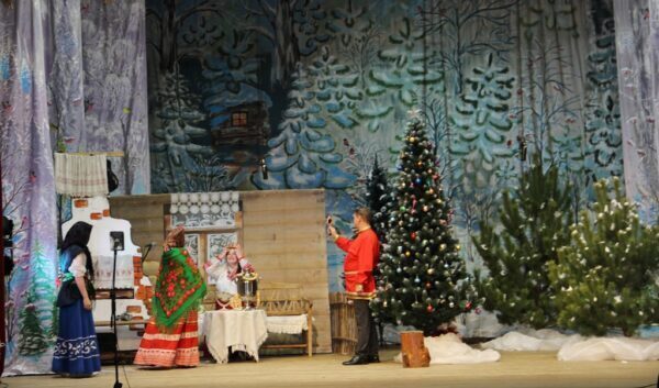 3 января 2026 года в Красной Горе состоялся благотворительный детский утренник 3 января 2026 года в Красной Горе состоялся благотворительный детский утренник