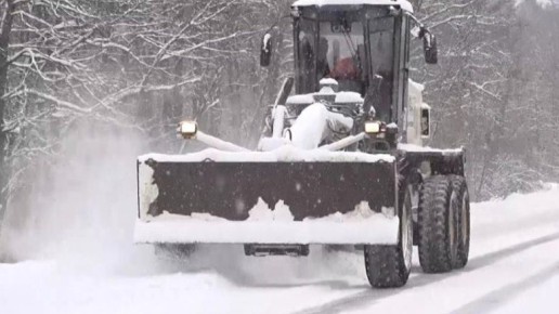 Коммунальщики и жители расчистили снег на улицах Карачева