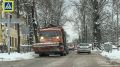 В Брянске коммунальные и дорожные службы продолжают борьбу с последствиями снегопада