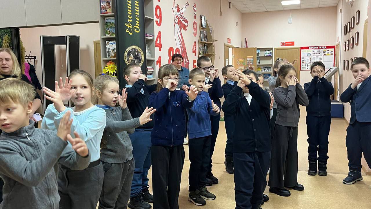 На каникулах скучать некогда! В Выгоничской детской библиотеке продолжаются новогодние праздники!