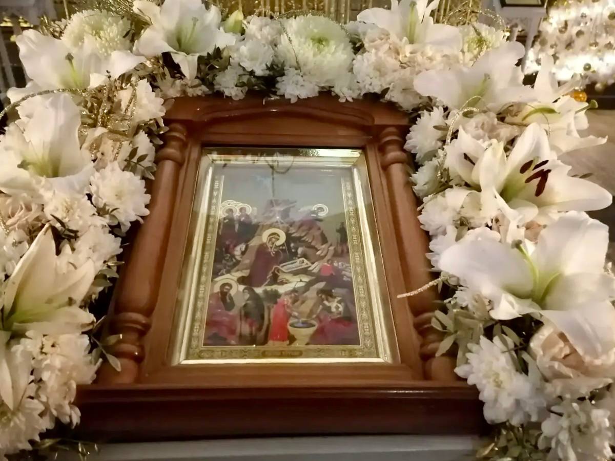 С Рождеством Христовым!. Губернатор Брянской области Александр Богомаз, председатель Брянской областной Думы Валентин Суббот, депутаты регионального парламента приняли участие в праздничном богослужении